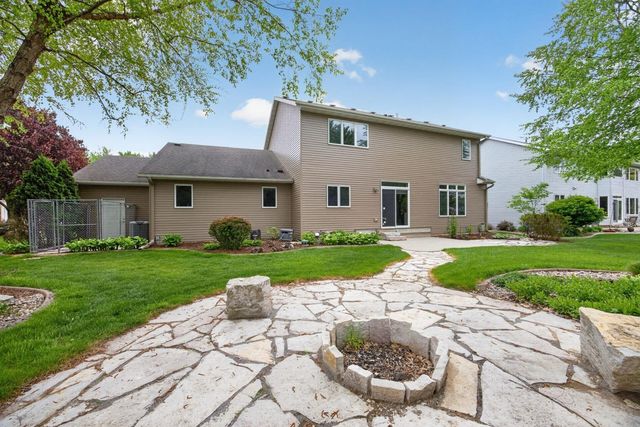 2937 Oakview Drive NE, Rochester, MN 55906