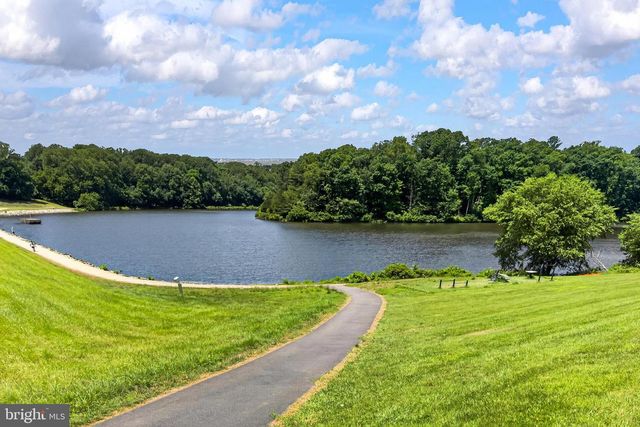 9849 LAKEPOINTE DR, Burke, VA 22015