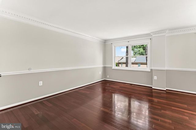 9849 LAKEPOINTE DR, Burke, VA 22015