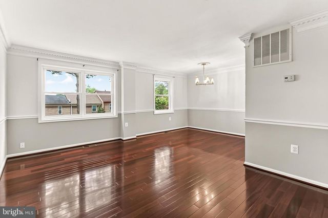 9849 LAKEPOINTE DR, Burke, VA 22015