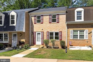 9849 LAKEPOINTE DR, Burke, VA 22015