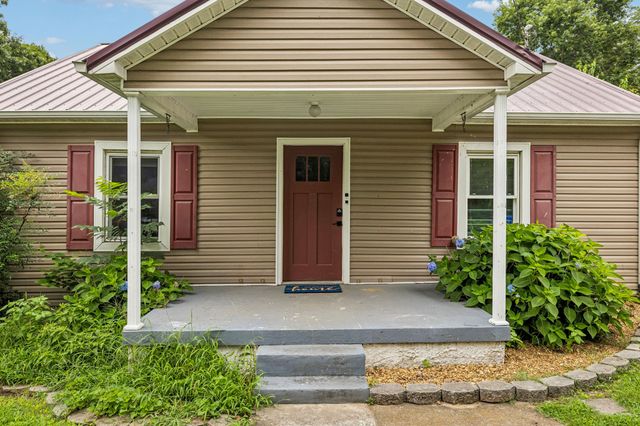 305 Eugene Rd, Columbia, TN 38401