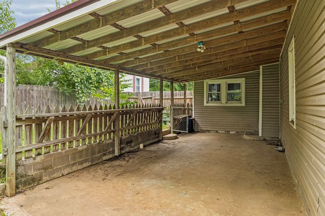 305 Eugene Rd, Columbia, TN 38401