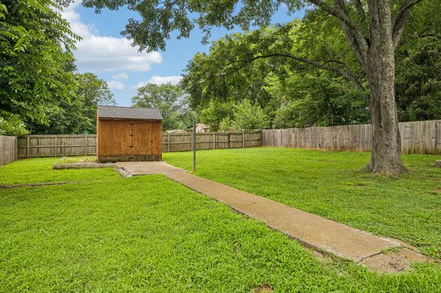 305 Eugene Rd, Columbia, TN 38401