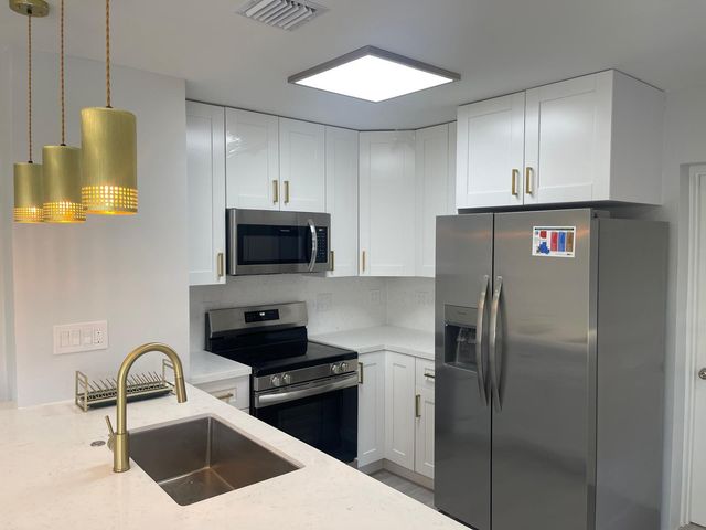 431 NW 33RD Terrace, Lauderhill, FL 33311