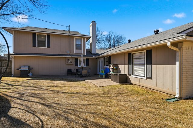 8230 Shadowwood Drive, Woodway, TX 76712