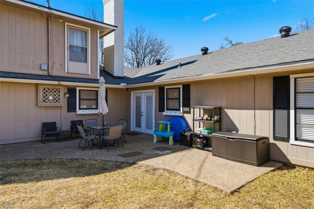 8230 Shadowwood Drive, Woodway, TX 76712