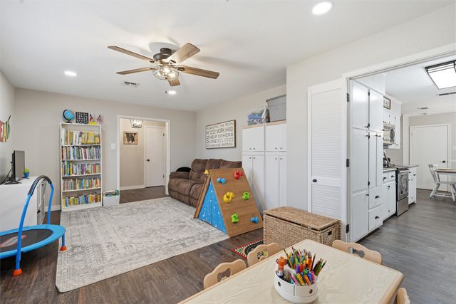 8230 Shadowwood Drive, Woodway, TX 76712