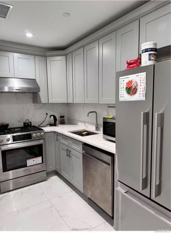 41-62 Bowne Street 13D, Flushing, NY 11355
