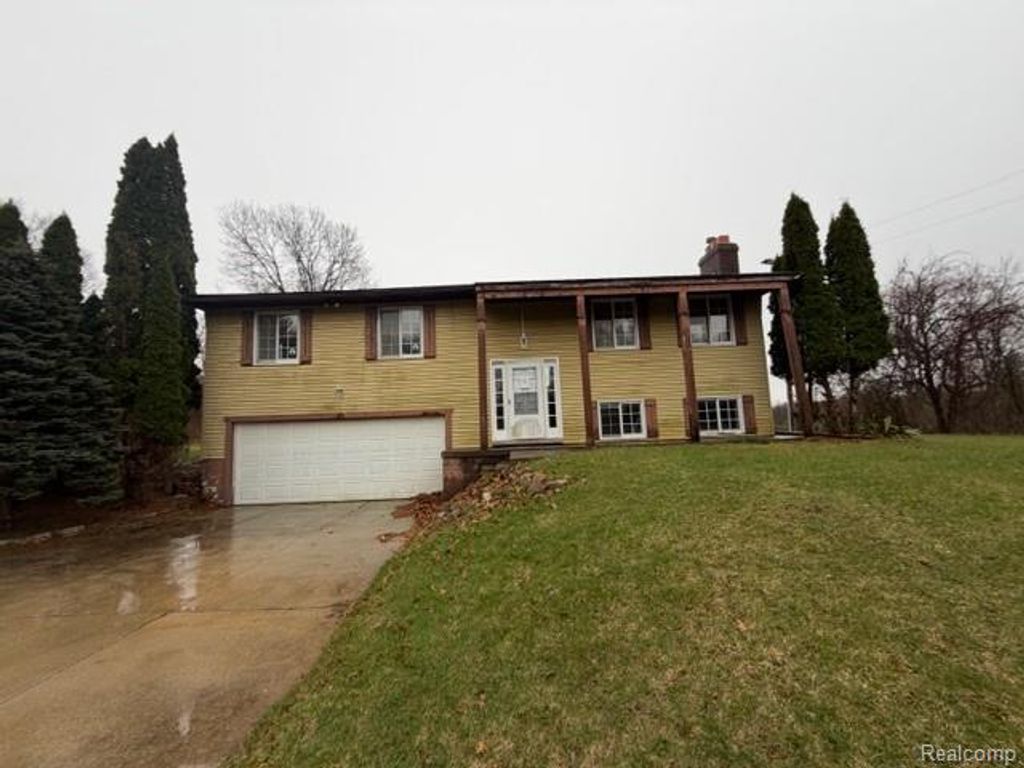 4630 Hummer Lake Road, Ortonville, MI 48462