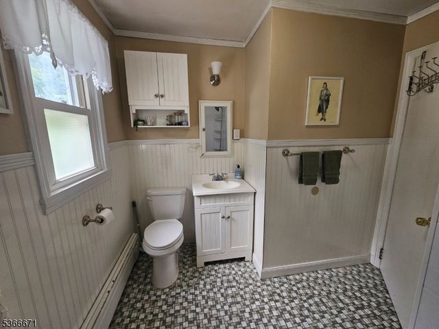 34 Round Lake, Monroe, NY 10950