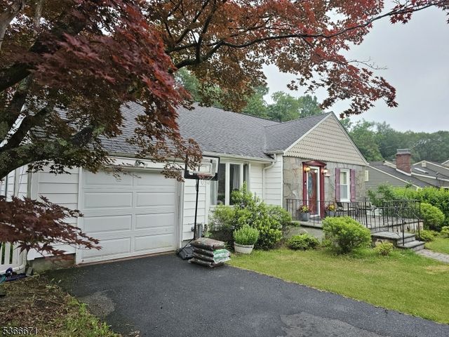 34 Round Lake, Monroe, NY 10950