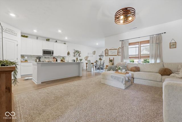 1234 Breckinridge Way, Shelbyville, IN 46176
