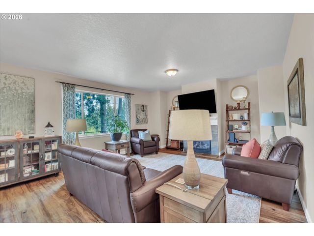 36729 KATRINA St, Sandy, OR 97055