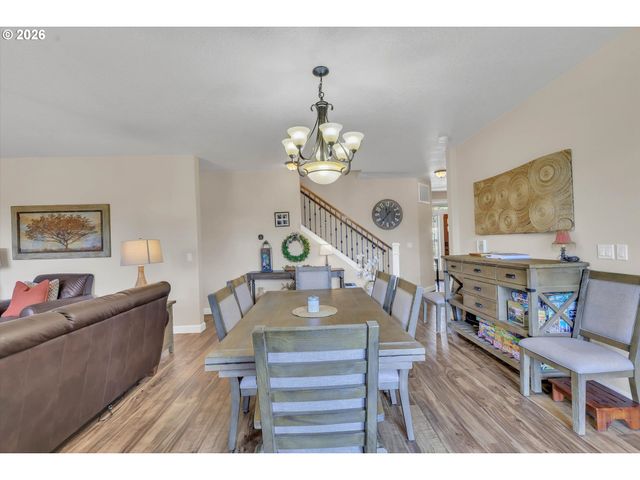 36729 KATRINA St, Sandy, OR 97055