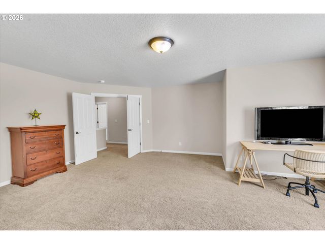 36729 KATRINA St, Sandy, OR 97055