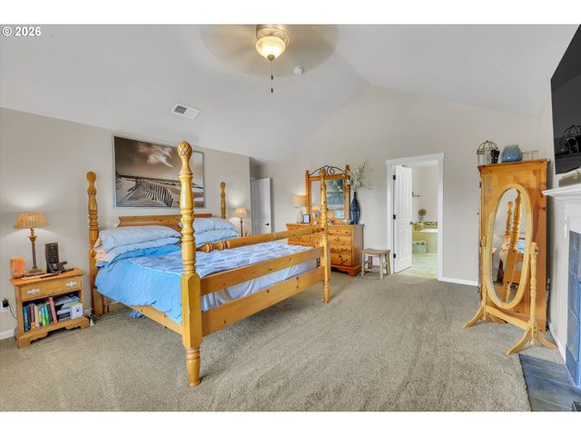 36729 KATRINA St, Sandy, OR 97055