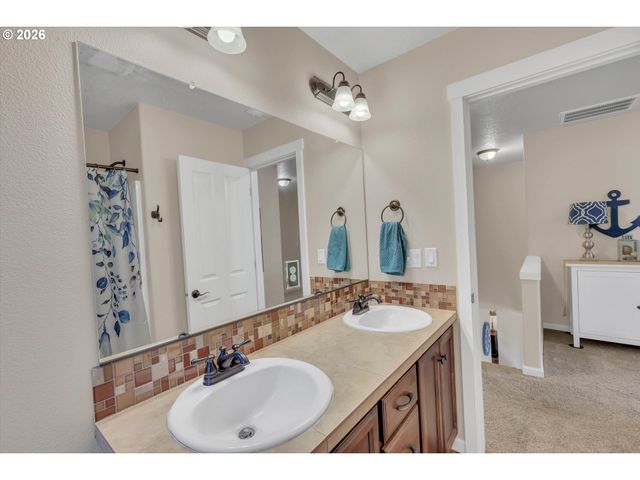 36729 KATRINA St, Sandy, OR 97055