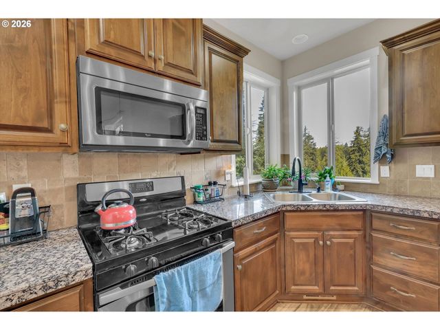 36729 KATRINA St, Sandy, OR 97055