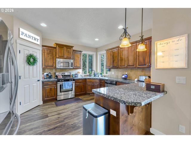 36729 KATRINA St, Sandy, OR 97055