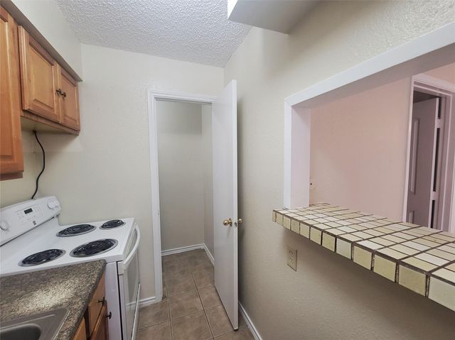 5103 Avenue Q 1/2 3, Galveston, TX 77551
