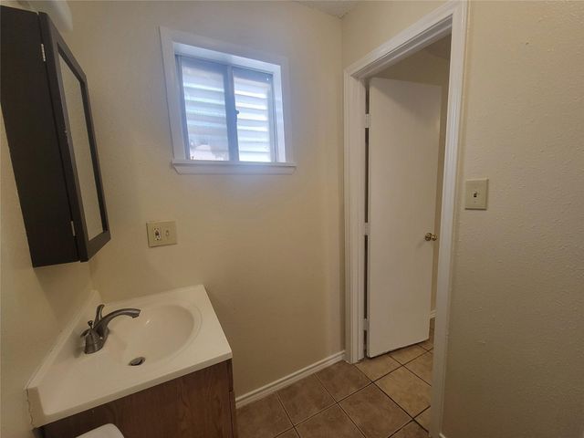 5103 Avenue Q 1/2 3, Galveston, TX 77551