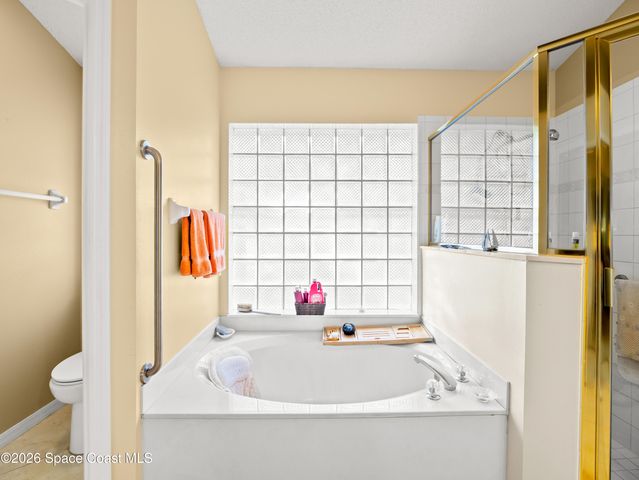 3904 Saint Armens Circle, Melbourne, FL 32934