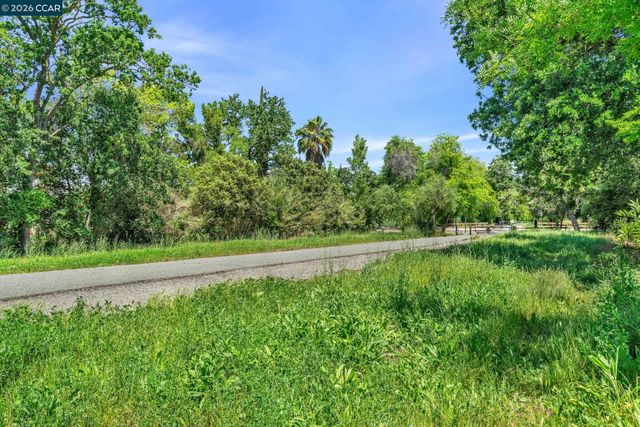 3165 MANOR AVENUE, Walnut Creek, CA 94597