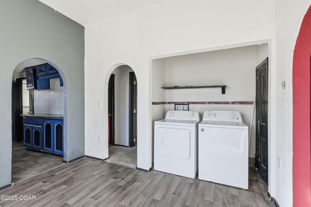 512 S Cox Ave, Joplin, MO 64801