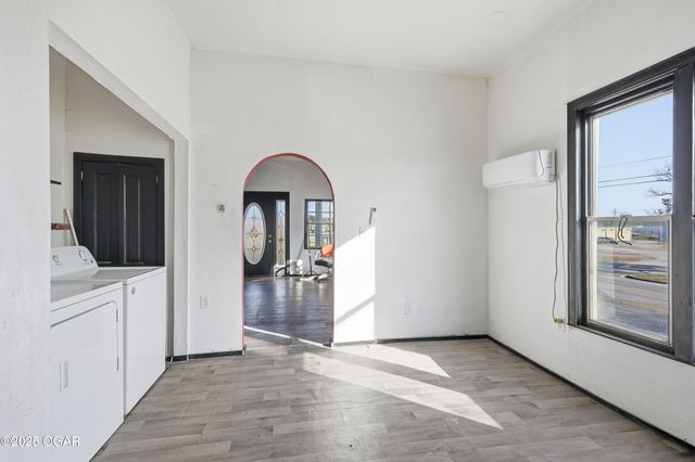 512 S Cox Ave, Joplin, MO 64801