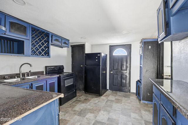 512 S Cox Ave, Joplin, MO 64801