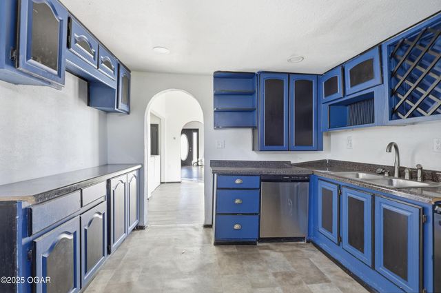 512 S Cox Ave, Joplin, MO 64801