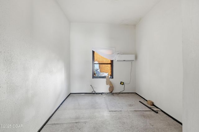 512 S Cox Ave, Joplin, MO 64801