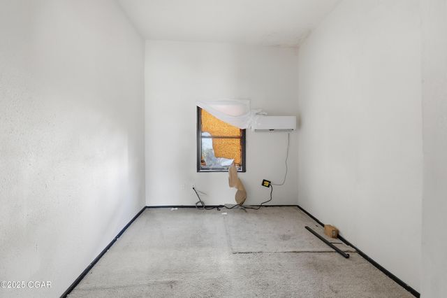 512 S Cox Ave, Joplin, MO 64801