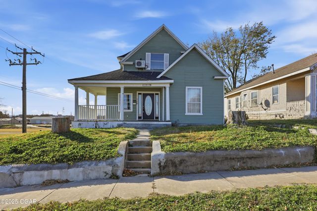 512 S Cox Ave, Joplin, MO 64801