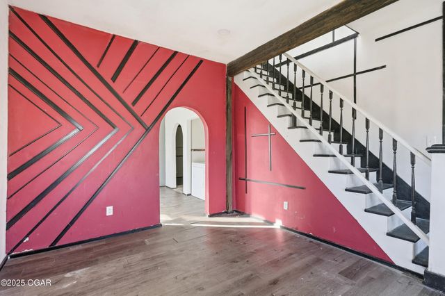 512 S Cox Ave, Joplin, MO 64801