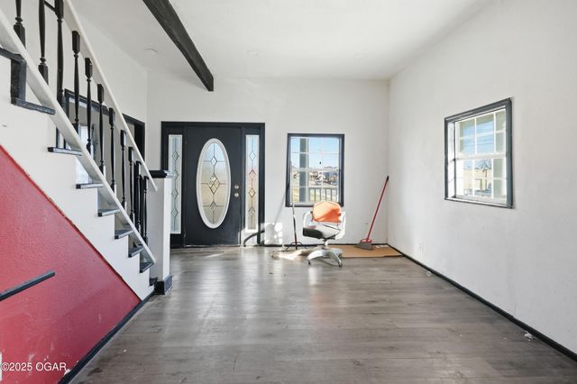 512 S Cox Ave, Joplin, MO 64801