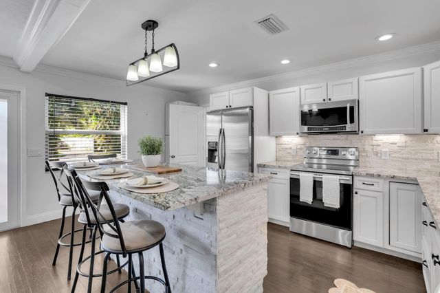 7676 4th Terrace, Lake Worth, FL 33463