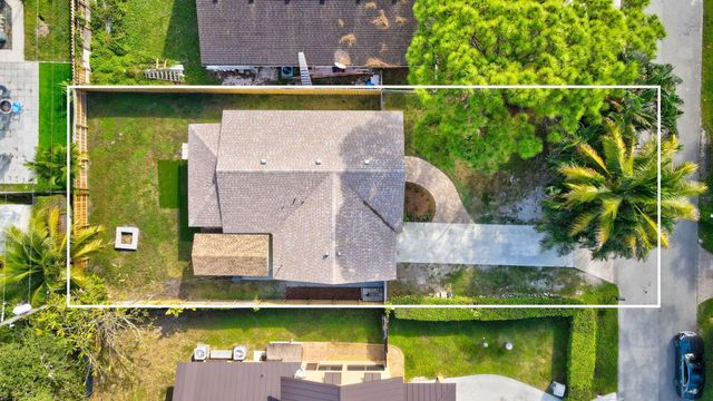 7676 4th Terrace, Lake Worth, FL 33463