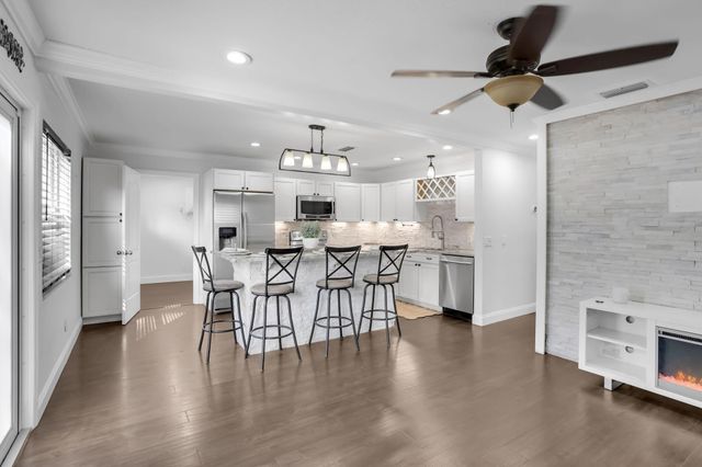 7676 4th Terrace, Lake Worth, FL 33463