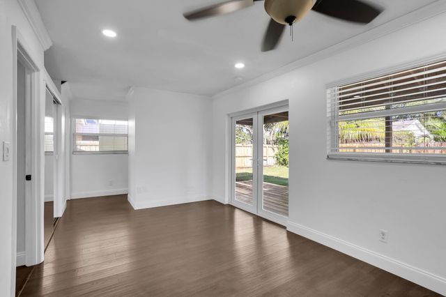 7676 4th Terrace, Lake Worth, FL 33463