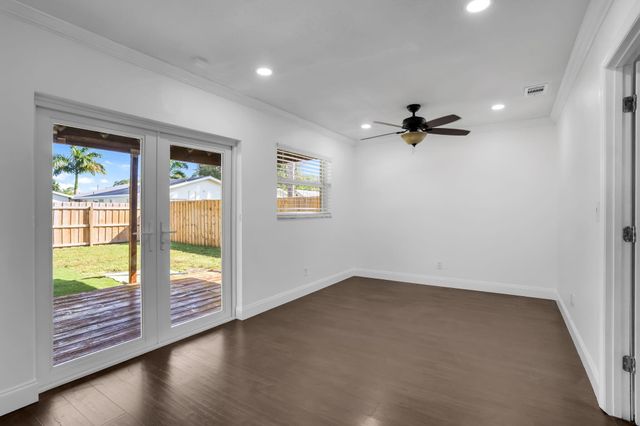 7676 4th Terrace, Lake Worth, FL 33463