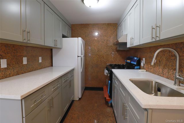 41-05 College Point Boulevard 5I, Flushing, NY 11355