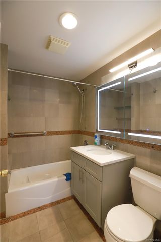 41-05 College Point Boulevard 5I, Flushing, NY 11355