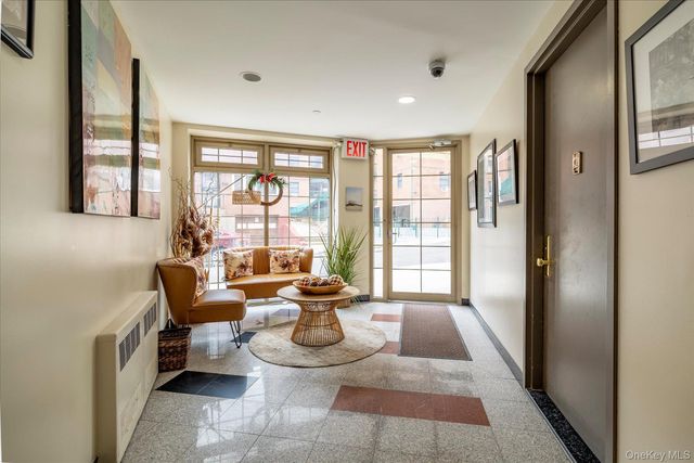 8375 117th Street 6F, Kew Gardens, NY 11418