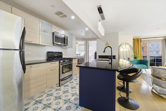 8375 117th Street 6F, Kew Gardens, NY 11418