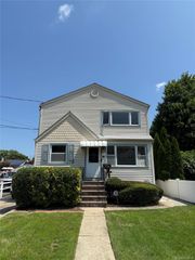 59 Wood Street 1st floor, Lynbrook, NY 11563