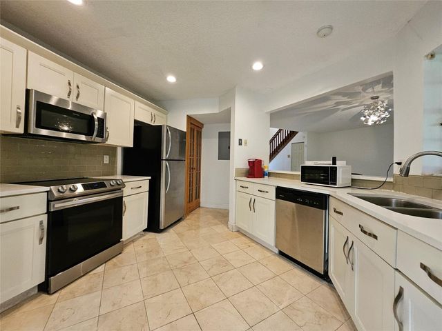 9329 W Sunrise Boulevard 9329, Plantation, FL 33322