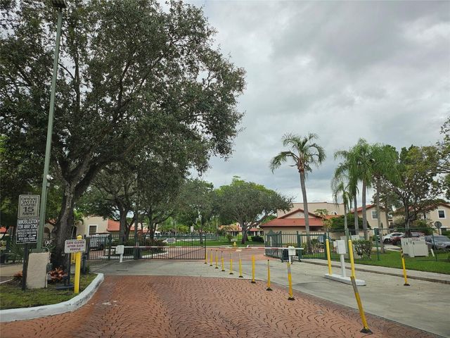 9329 W Sunrise Boulevard 9329, Plantation, FL 33322