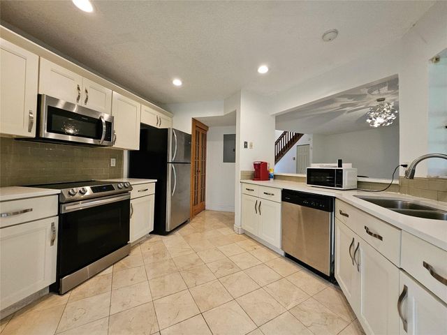 9329 W Sunrise Boulevard 9329, Plantation, FL 33322